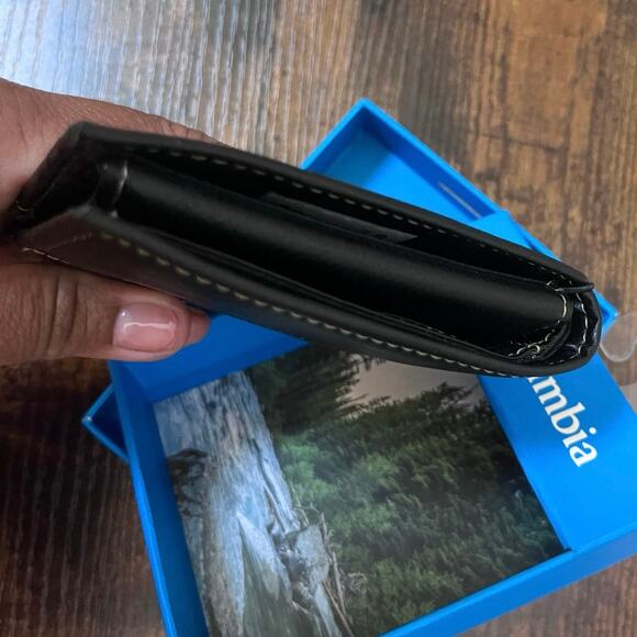 Columbia Men’s New Black Brown Leather Bifold Wallet Style 31CP220050 - Picture 5 of 12